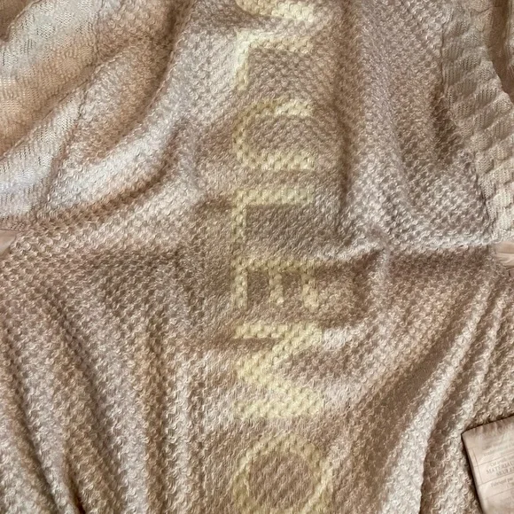 Stylish Puffer Jacket - Picture 5 of 9